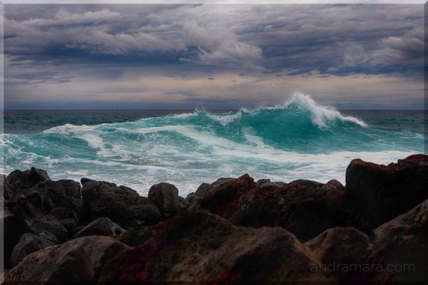 Pacific ocean during a hurricane watch